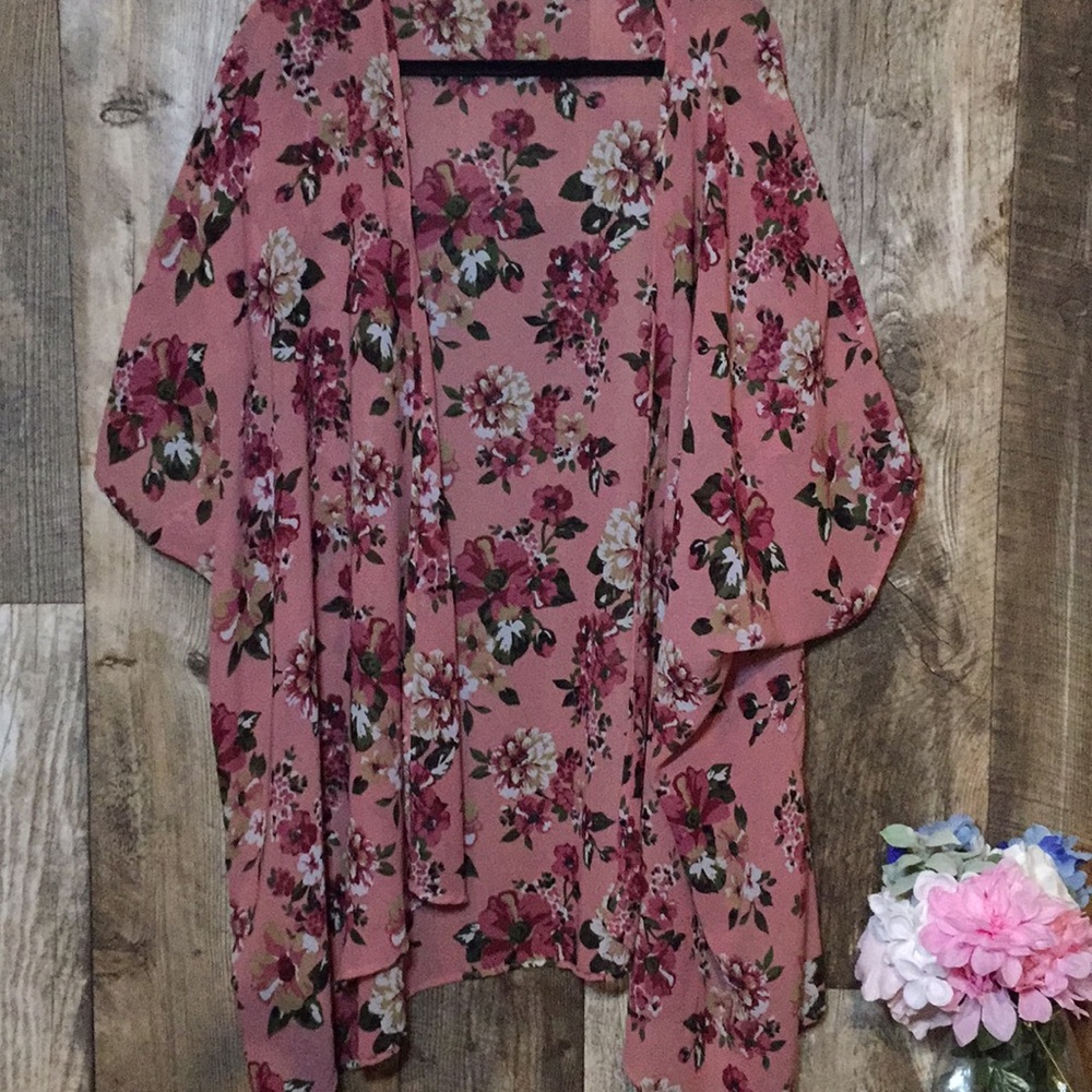 2X  Beautiful Floral Kimono